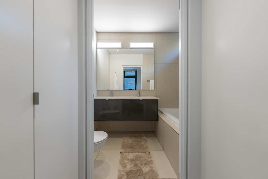 2 Bedroom Property for Sale in Green Point Western Cape